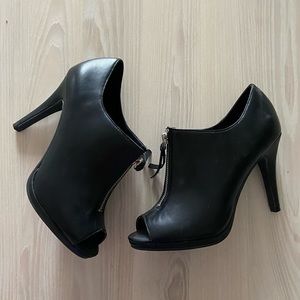 Worn once! Sz8.5 Black Pleather High Heels Zipper